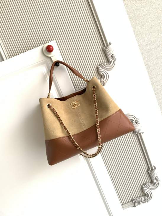 Picture of Chanel Handbags _SKUfw239867644fw